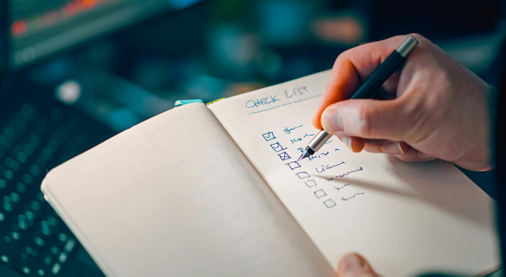 Copy of 4 tools to keep your team connected (1640 x 900 px) (3)