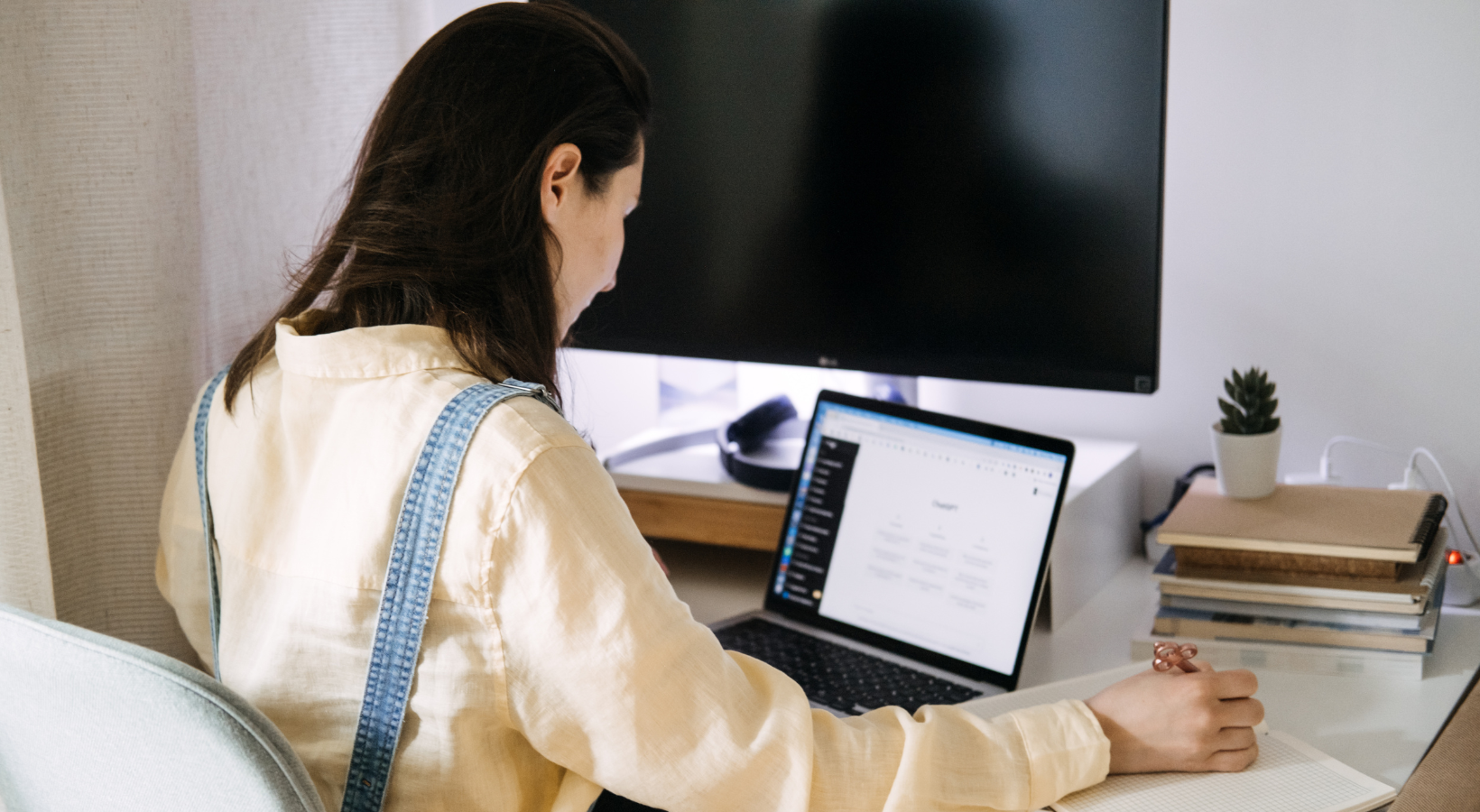 Copy of 4 tools to keep your team connected (1640 x 900 px) (4)