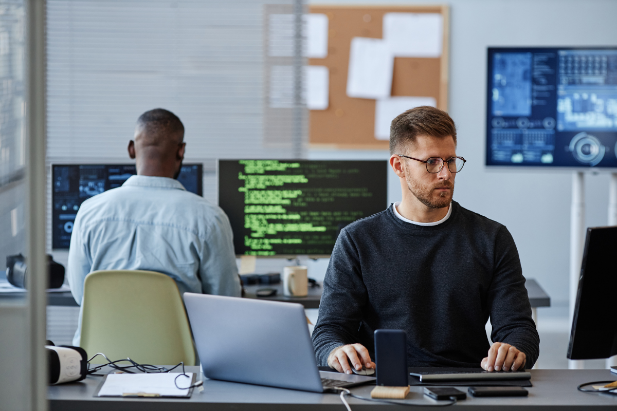 Copy of 4 tools to keep your team connected (800 x 1200 px)